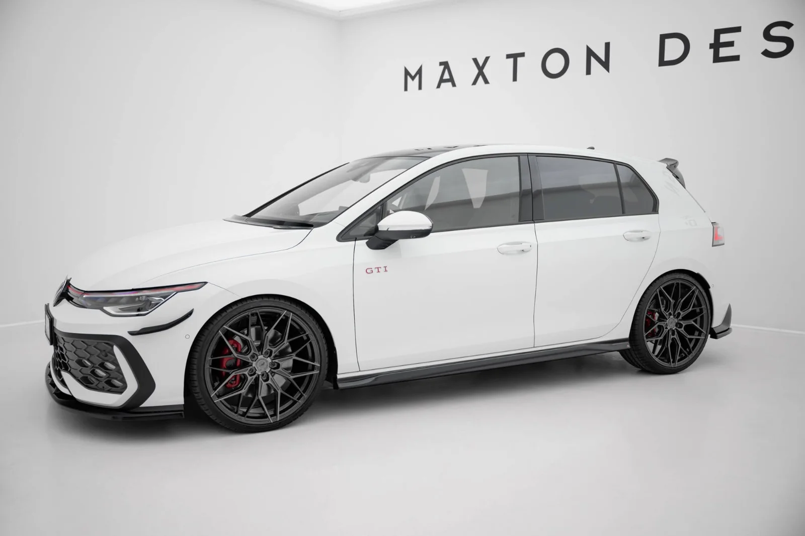 Maxton Design Splitter-Set V.3 für VW Golf 8 GTI FL – Schwarz glänzend