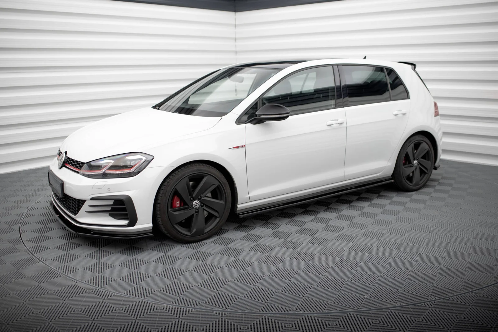 Maxton Design Splitter-Set für VW Golf 7 GTI FL – Schwarz glänzend