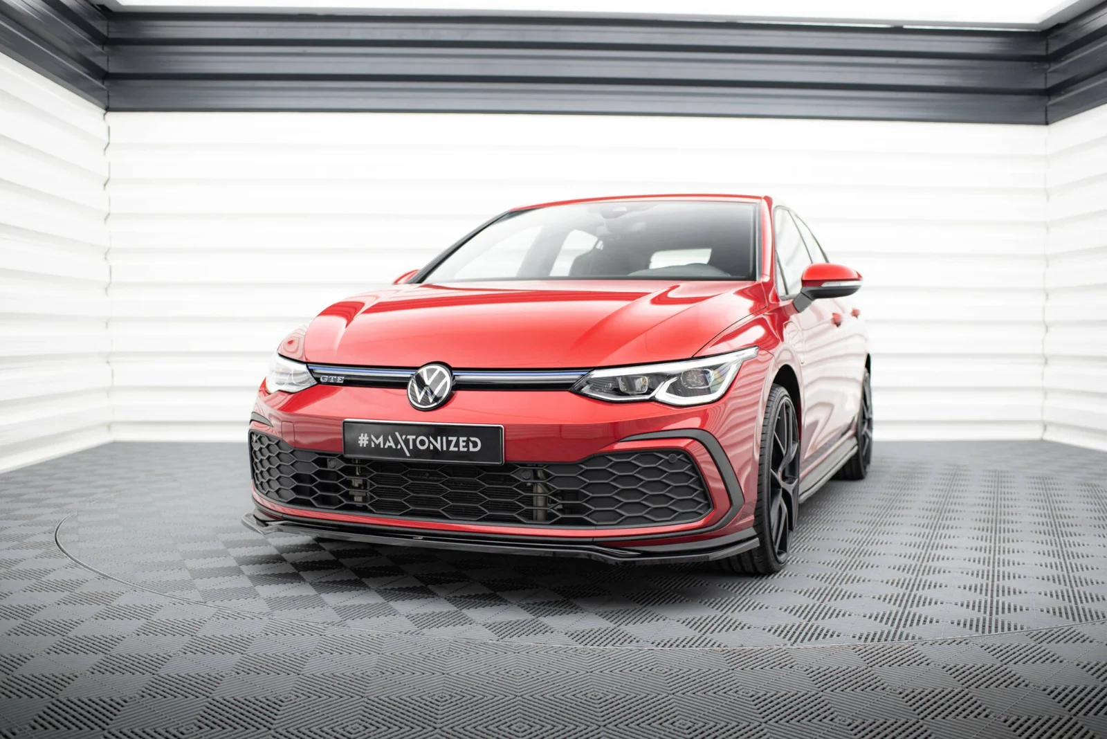 Maxton Design Splitter-Set für VW Golf 8 GTI – Schwarz glänzend