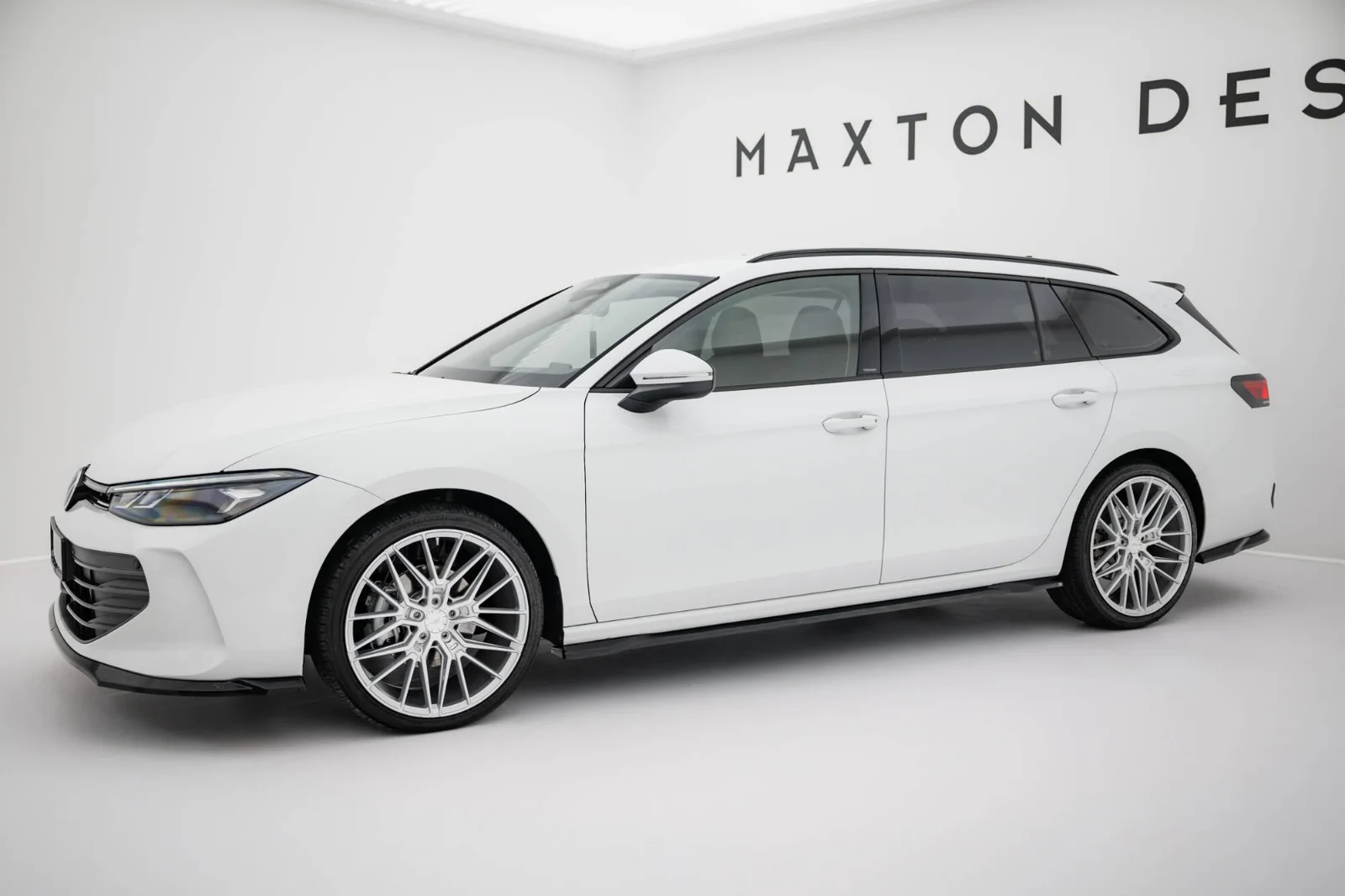 Maxton Design Splitter-Set für VW Passat B9 – Schwarz glänzend