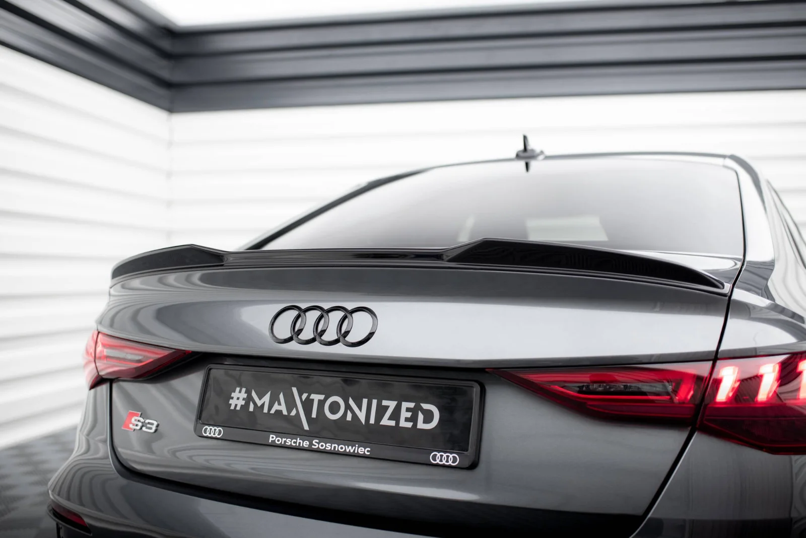 Maxton Design Spoilerlippe für Audi A3 S line S3 RS3 8Y FL – Schwarz glänzend – AU-A3-8Y-SLINE-S-CAP3D1G