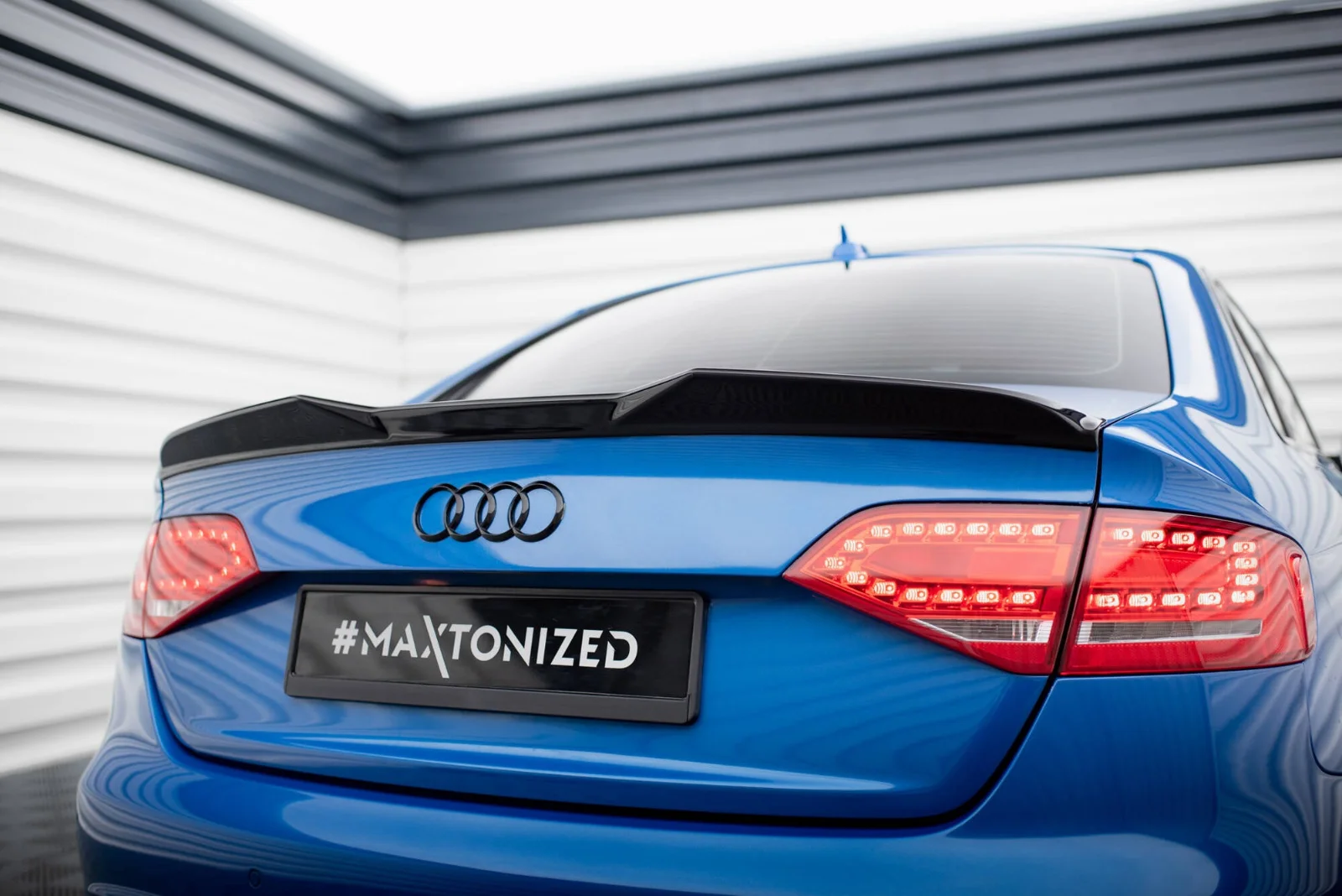 Maxton Design Spoilerlippe für Audi A4 B8 – Schwarz glänzend