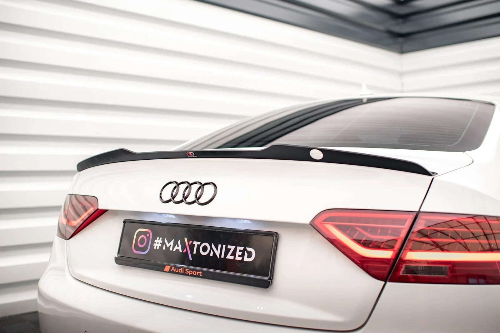 Maxton Design Spoilerlippe für Audi A5 8T – Schwarz glänzend – AU-A5-1F-CAP1G – AU-A5-1F-CAP1G
