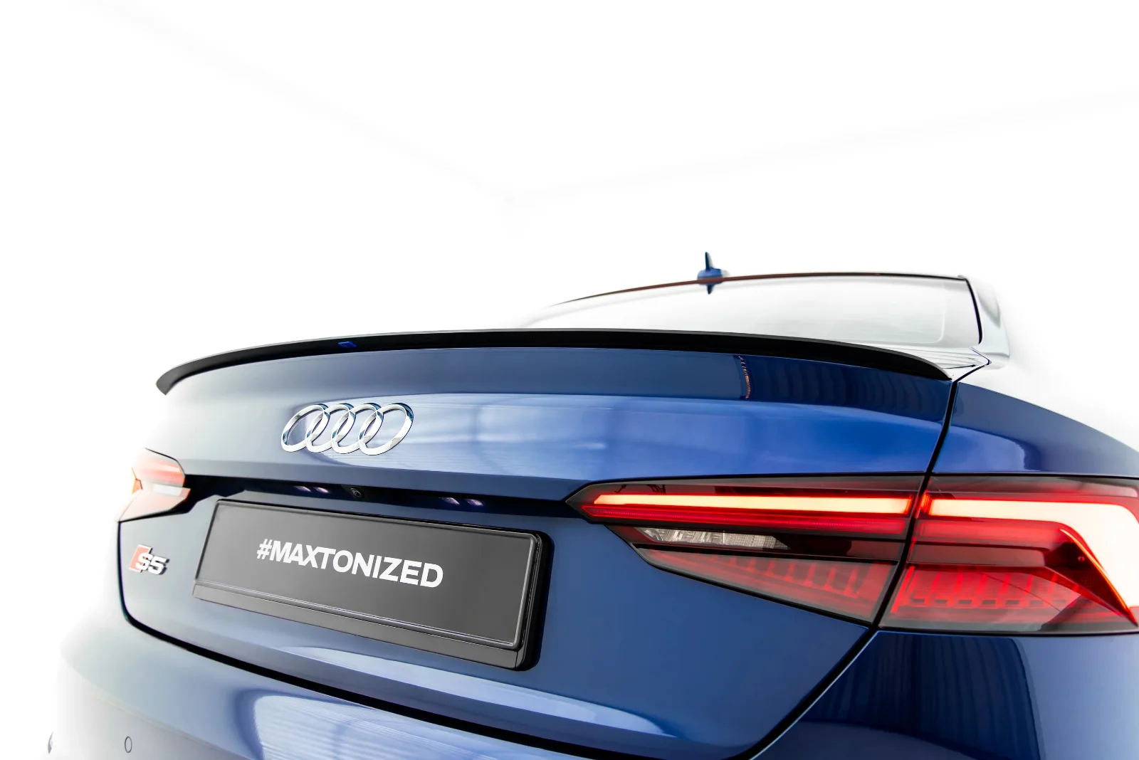Maxton Design Spoilerlippe für Audi A5 S line F5 – Schwarz glänzend