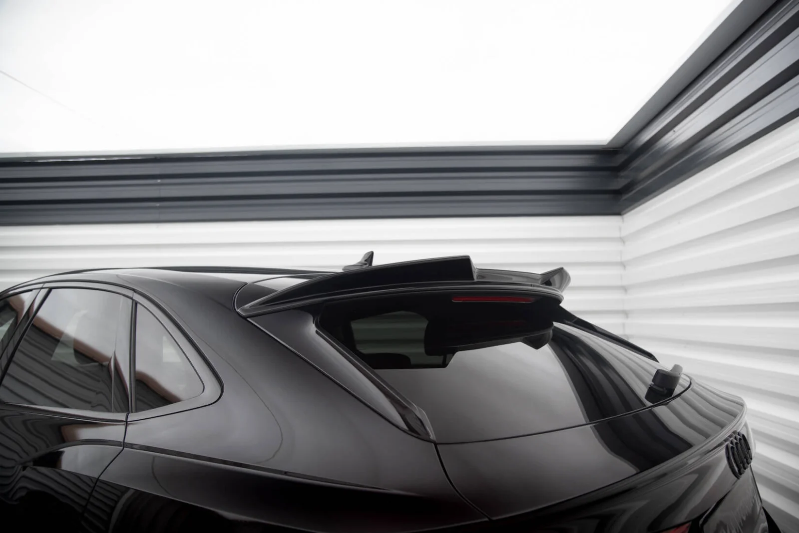 Maxton Design Spoilerlippe für Audi Q3 F3 – Schwarz glänzend