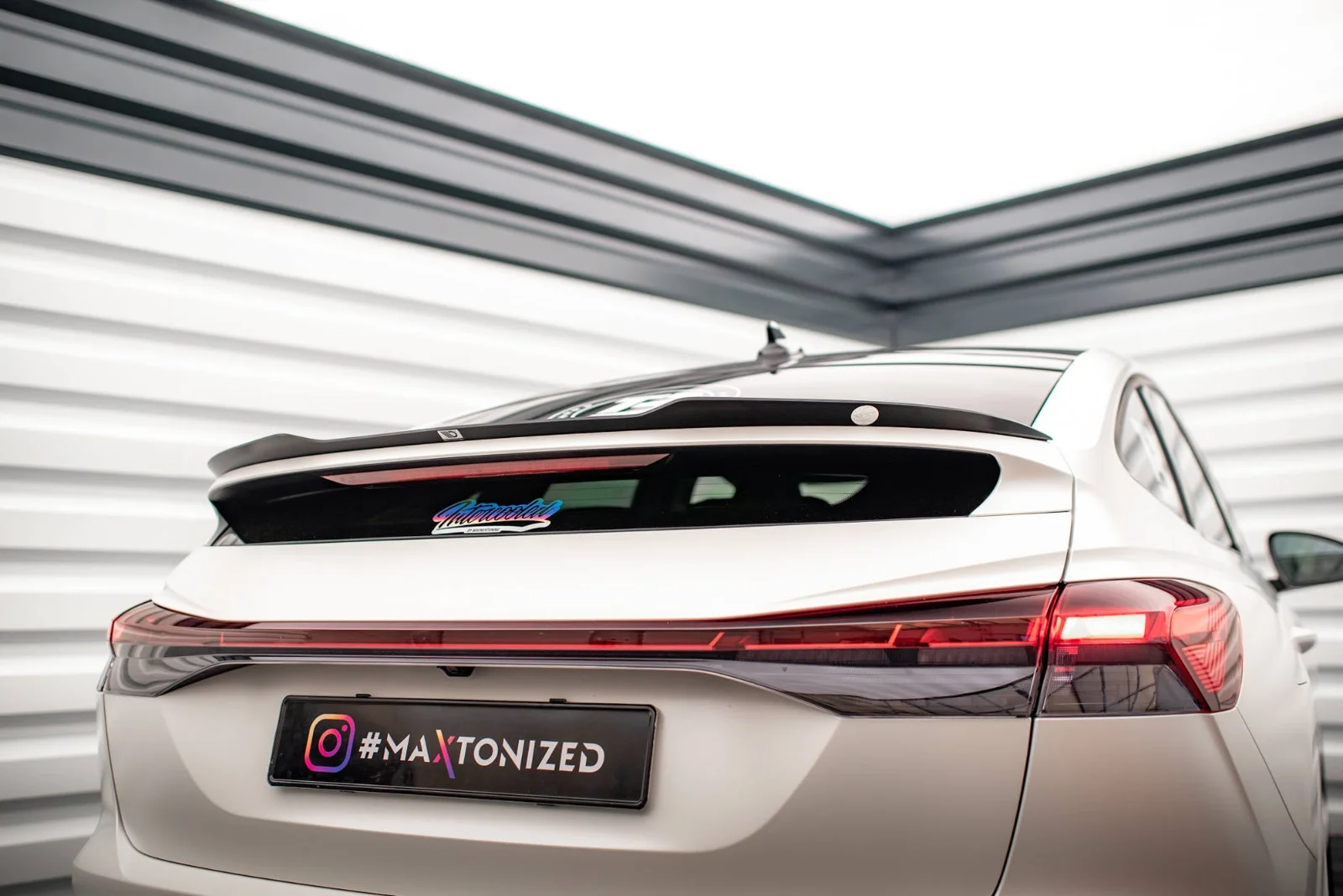 Maxton Design Spoilerlippe für Audi Q4 e-tron Mk1 – Schwarz glänzend