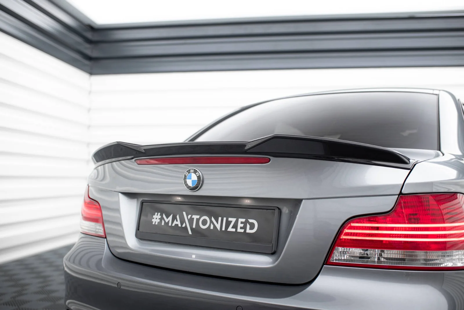 Maxton Design Spoilerlippe für BMW 1er M-Paket E82 – Schwarz glänzend