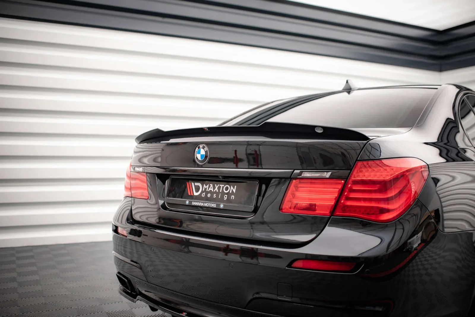 Maxton Design Spoilerlippe für BMW 7er M-Paket F01 – Schwarz glänzend