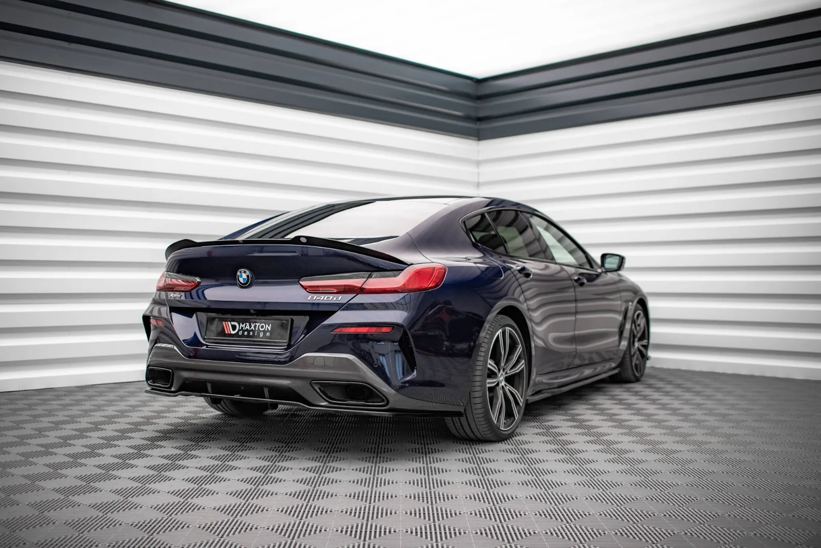 Maxton Design Spoilerlippe für BMW 8er M-Paket G16 – Schwarz glänzend