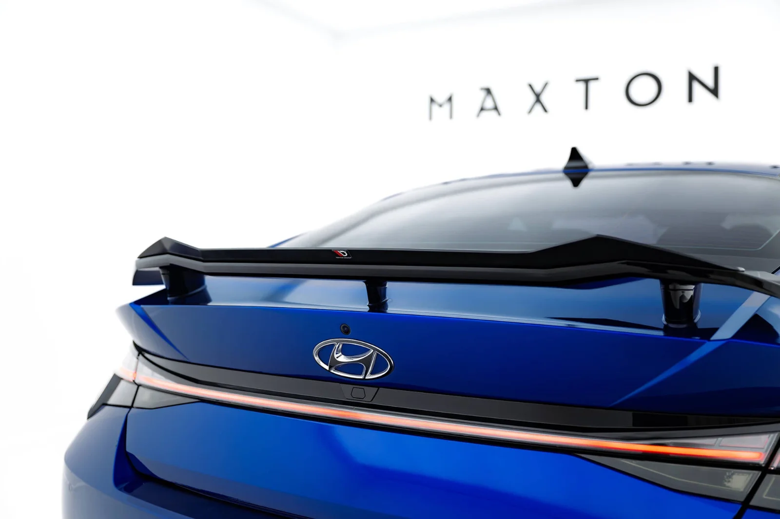 Maxton Design Spoilerlippe für Hyundai Elantra N Mk7 – Schwarz glänzend