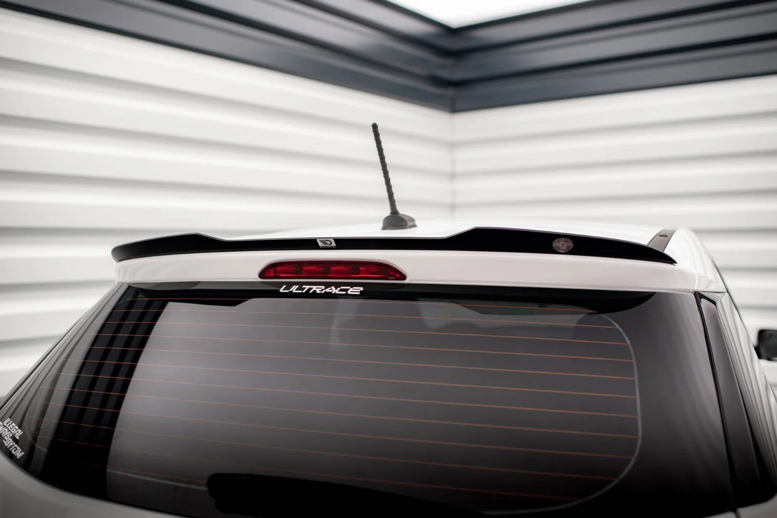 Maxton Design Spoilerlippe für Hyundai i20 Mk2 FL – Schwarz glänzend