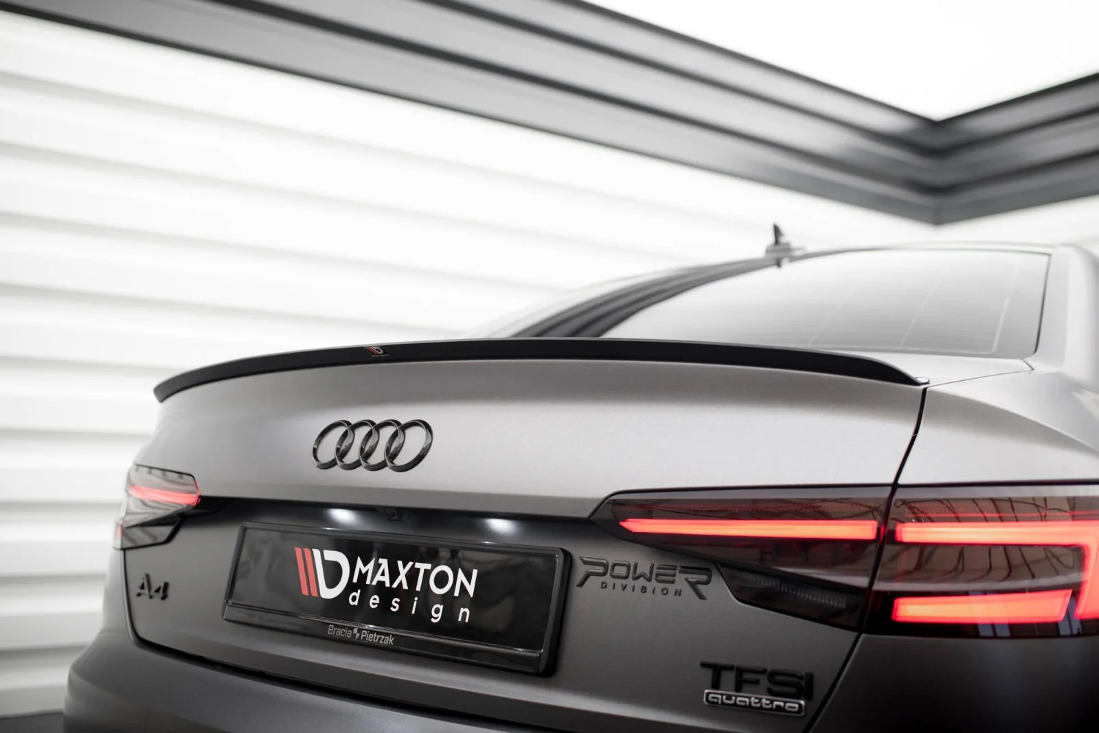 Maxton Spoilerlippe V.2 für Audi S4 A4 Standard S line B9 FL – Schwarz glänzend