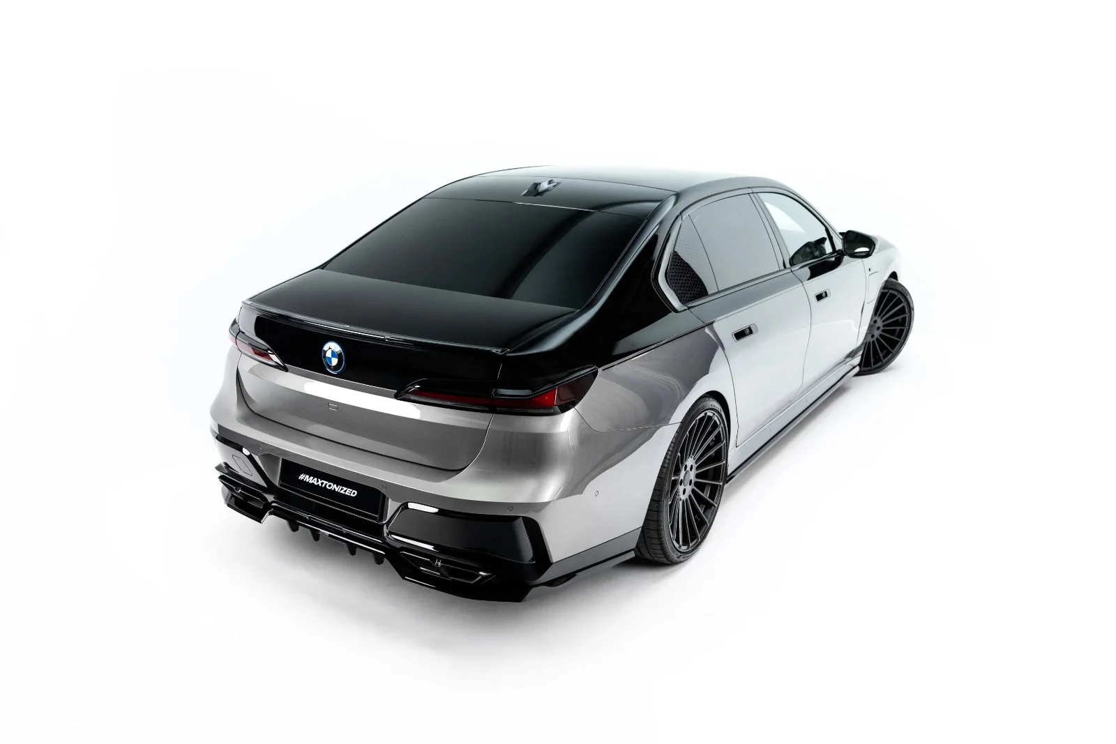 Maxton Spoilerlippe V.2 für BMW 7er M-Paket M760e i7 G70 – Schwarz glänzend