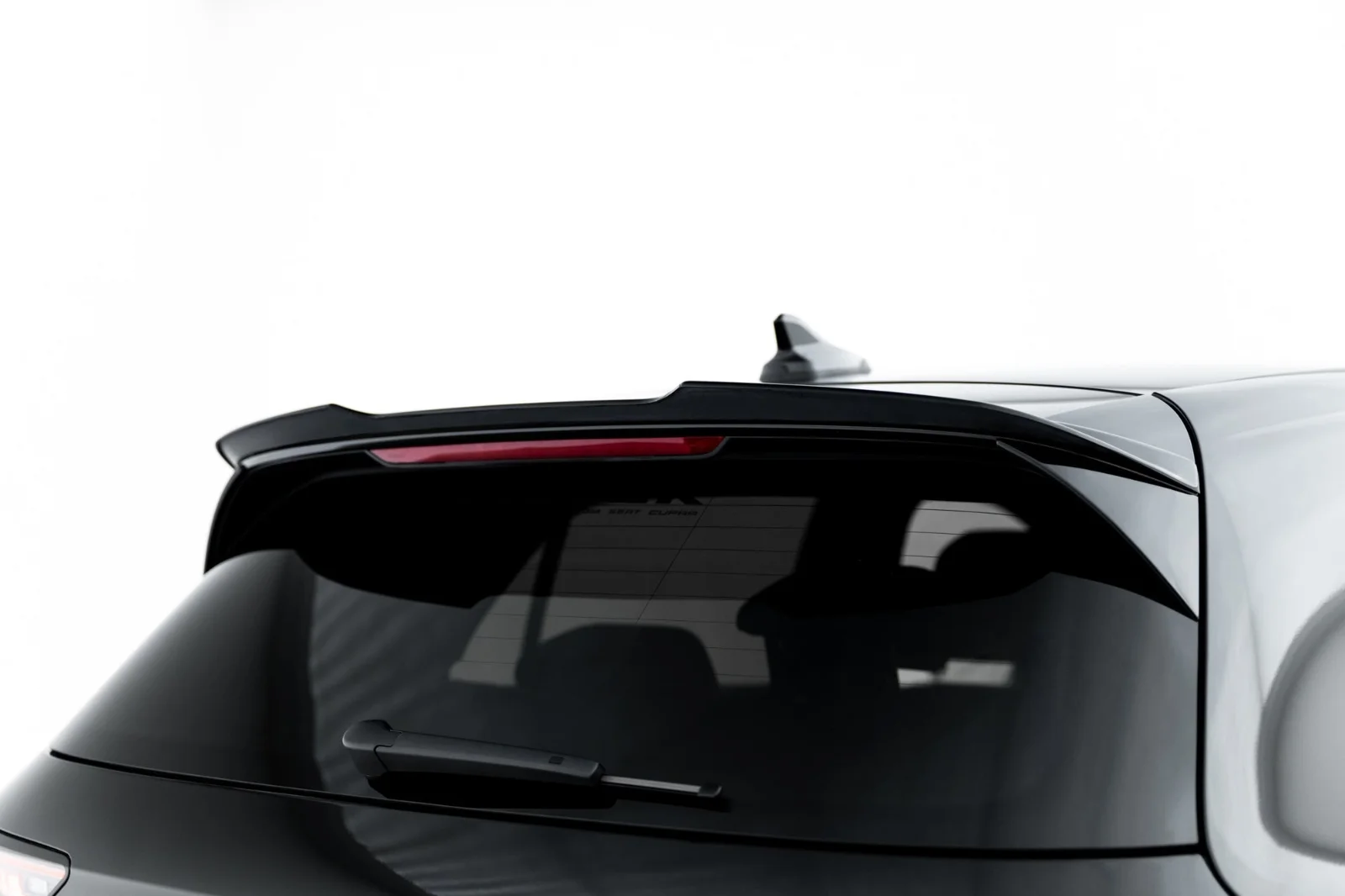 Maxton Spoilerlippe V.2 für VW Golf 8 GTE R-Line Mk8 FL – Schwarz glänzend