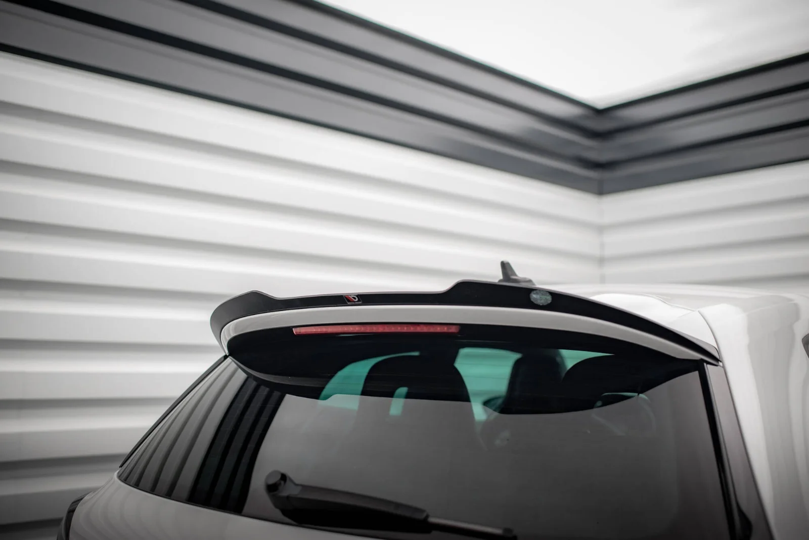 Maxton Design Spoilerlippe V.2 für VW Scirocco R Mk3 – Schwarz glänzend