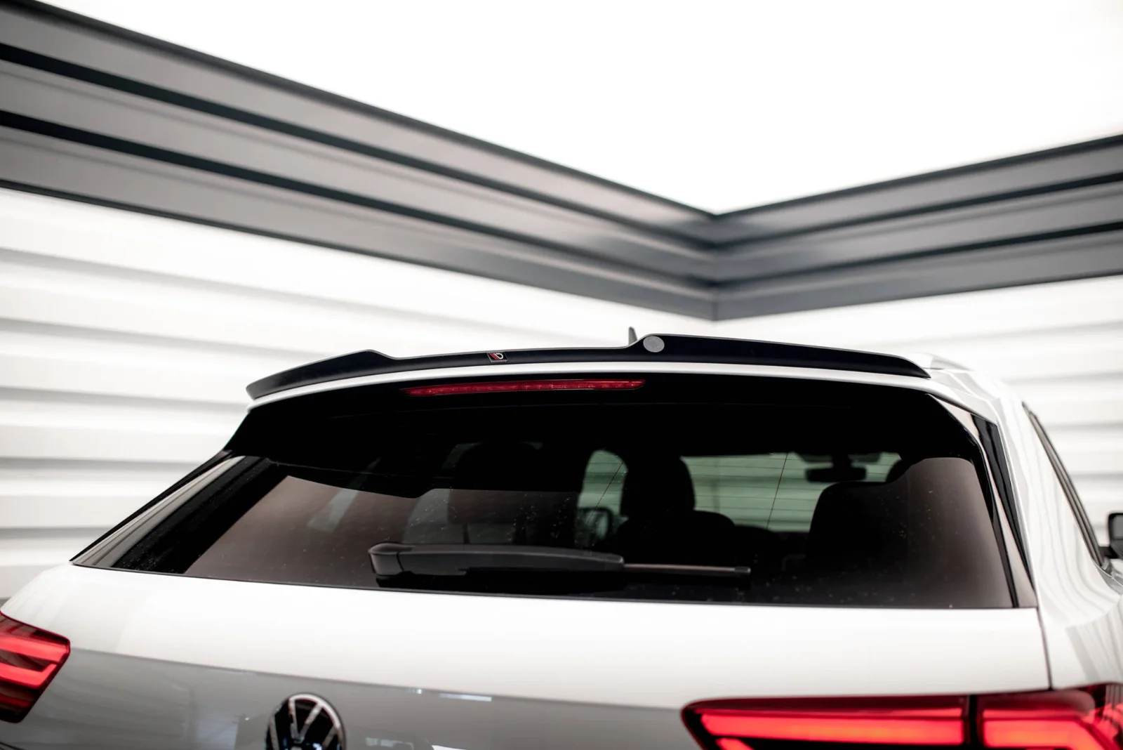 Maxton Design Spoilerlippe für VW Atlas Cross Sport – Schwarz glänzend