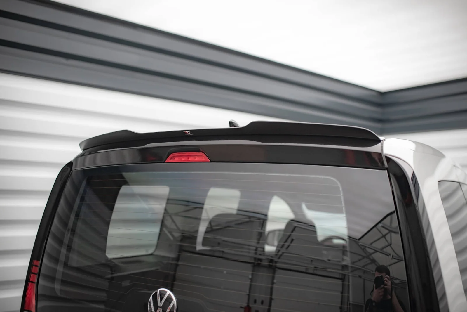 Maxton Design Spoilerlippe für VW Caddy Mk5 – Schwarz glänzend