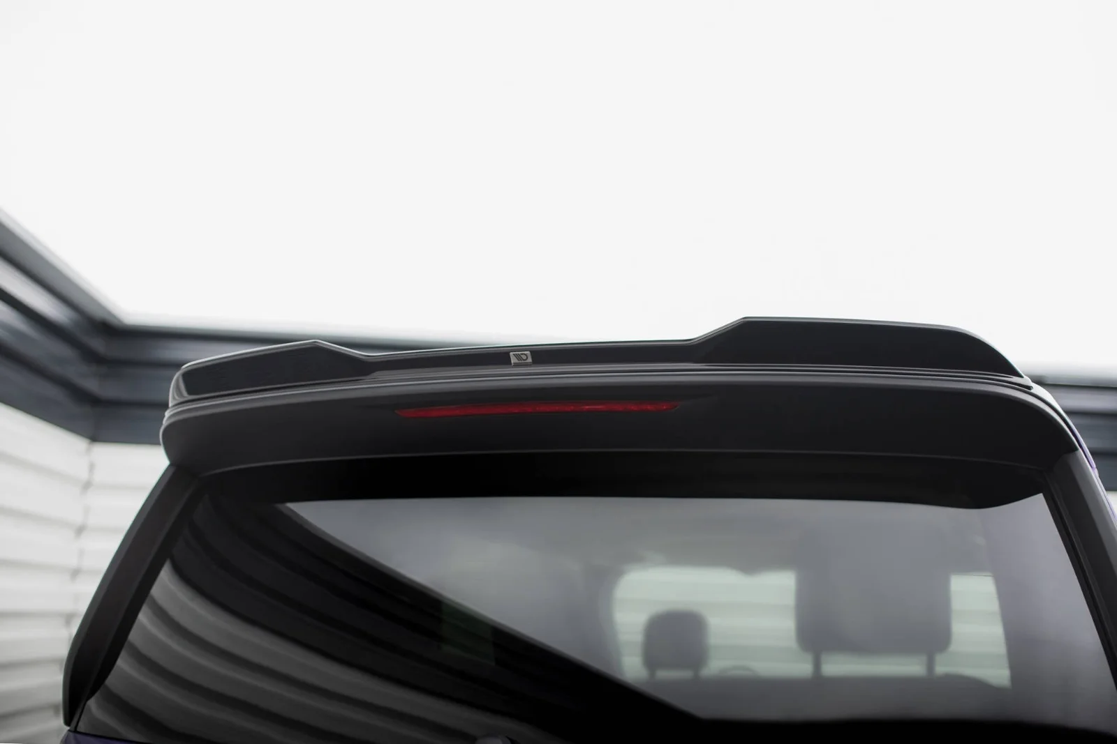 Maxton Design Spoilerlippe für VW Multivan T7 Long – Schwarz glänzend