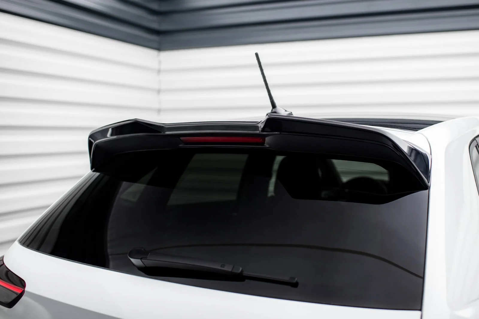 Maxton Design Spoilerlippe für VW Polo GTI Mk6 FL – Schwarz glänzend