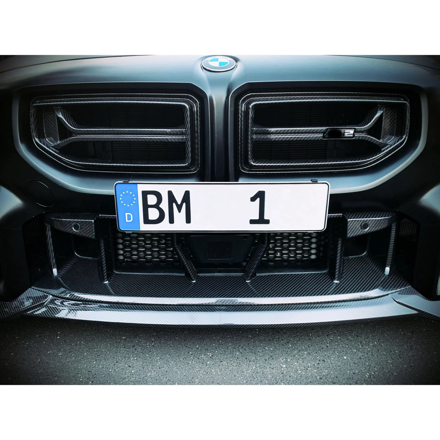BMW M2 G87 Dry-Carbon Kühlergrill 1